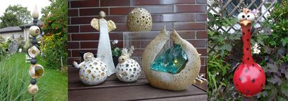 Keramikfiguren und Kugeln vor einer Backsteinwand